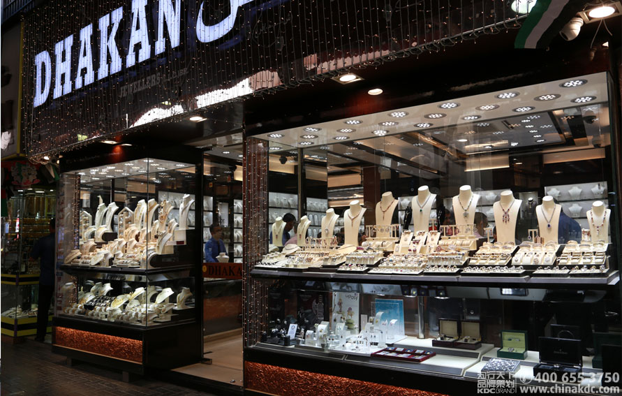 知行天下品牌策劃團(tuán)隊(duì)2016年再次開啟迪拜考察之旅